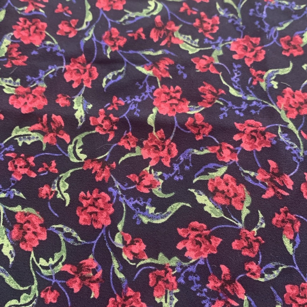 Reitmans R ESSENTIALS FLORAL TOP size L - Picture 3 of 4